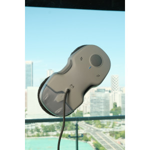 Juhtmega aknapesurobot HUTT C7 – 5500 Pa, valge