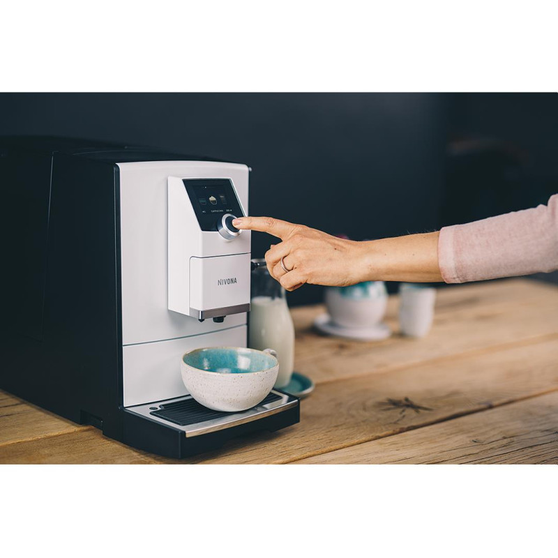 Espressomasin Nivona CafeRomatica 796, valge